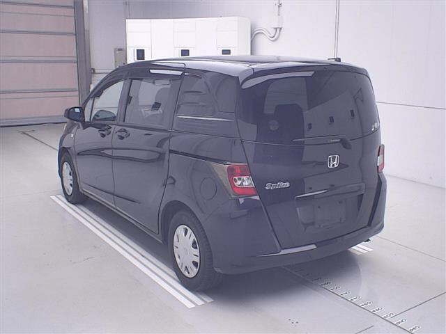HONDA FREED SPIKE