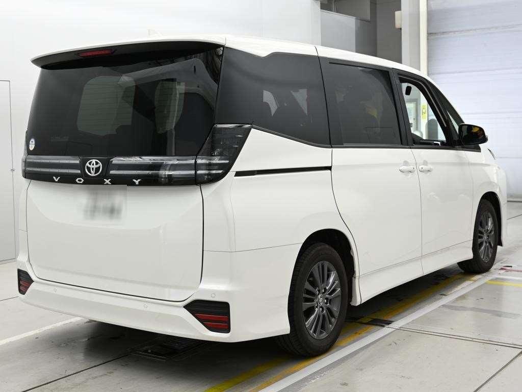 TOYOTA VOXY