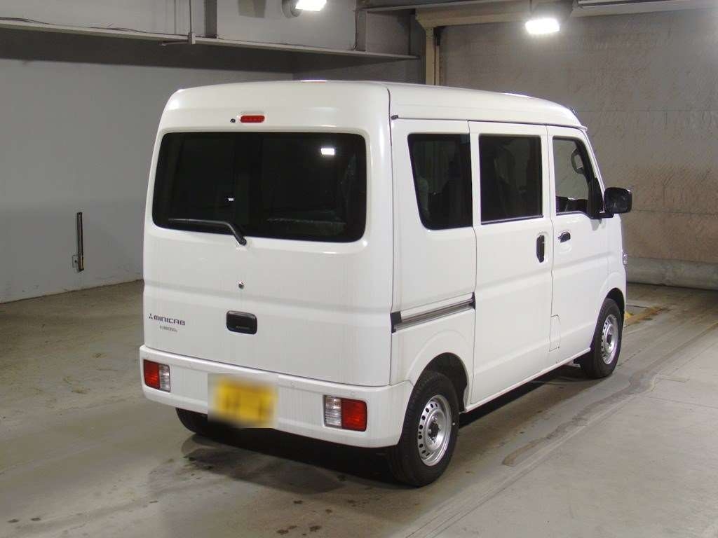 MITSUBISHI MINICAB