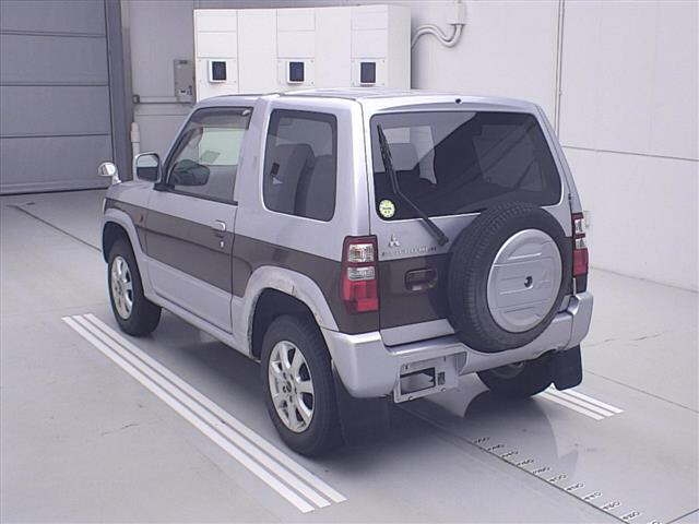 MITSUBISHI PAJERO MINI