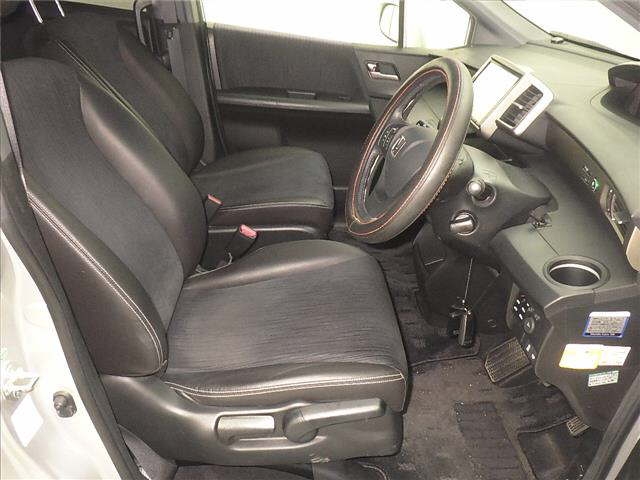 HONDA FREED SPIKE