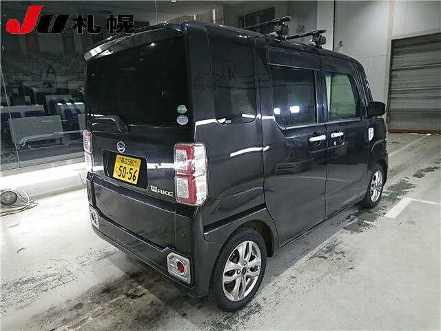 DAIHATSU WAKE