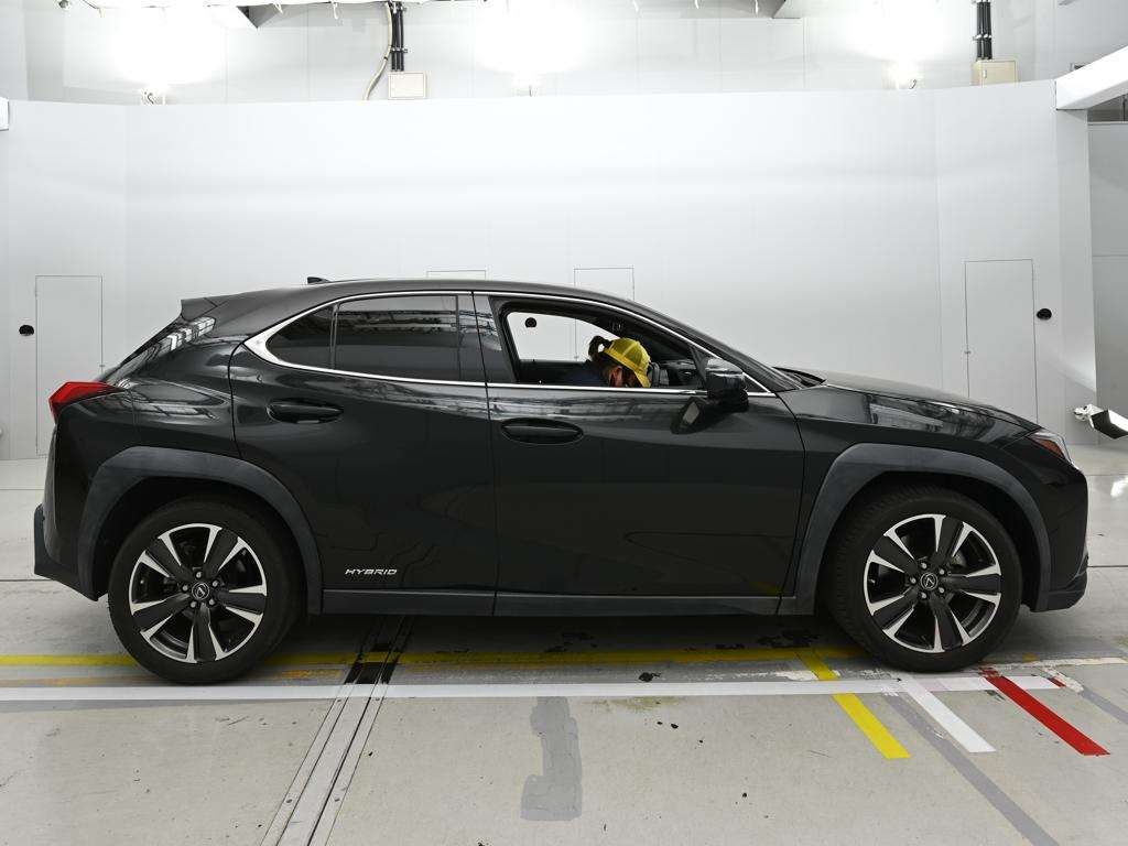 LEXUS UX250H