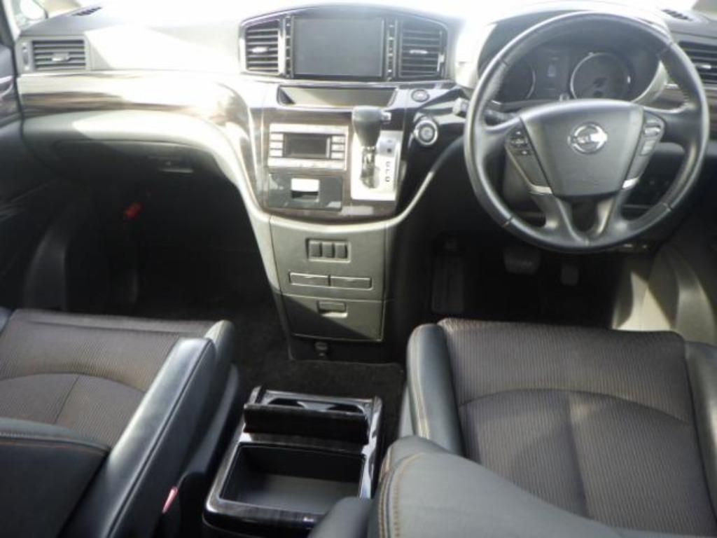 NISSAN ELGRAND