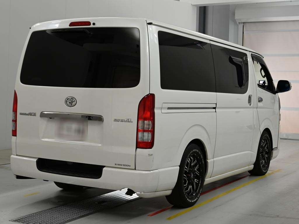 TOYOTA REGIUS ACE