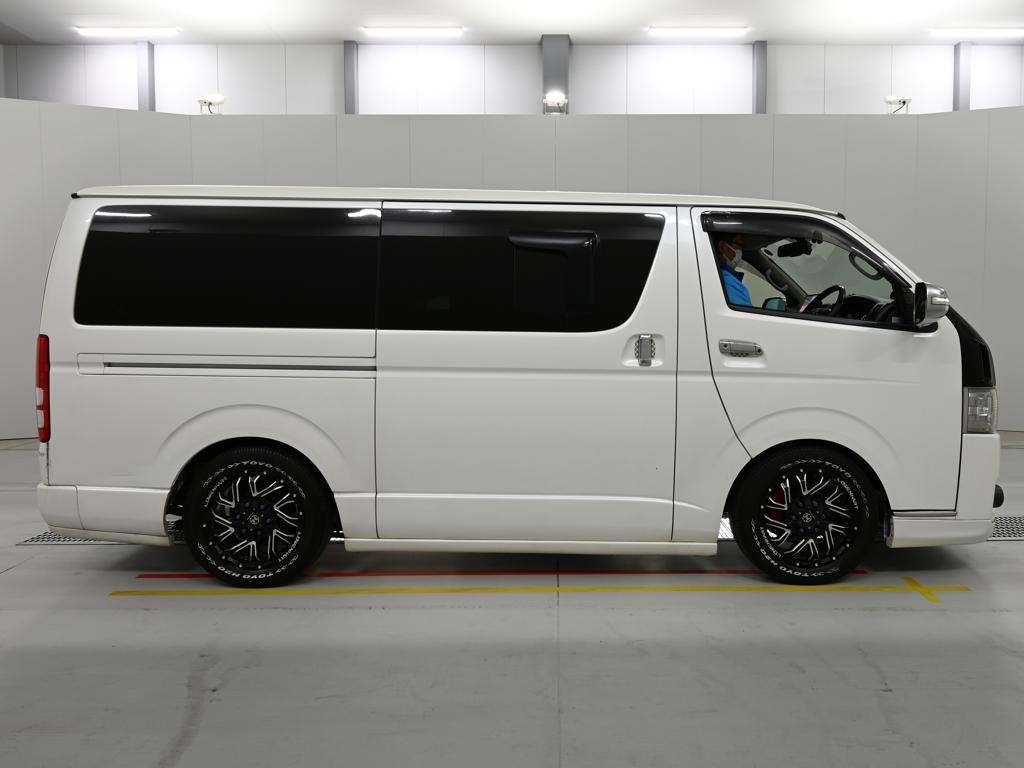 TOYOTA REGIUS ACE