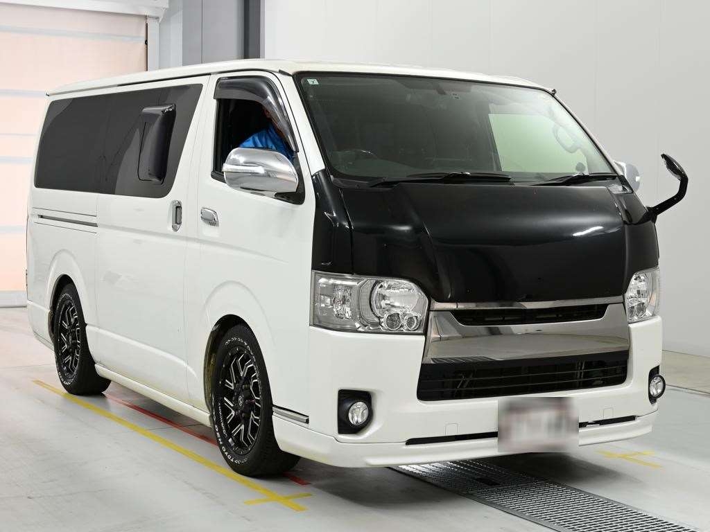 TOYOTA REGIUS ACE