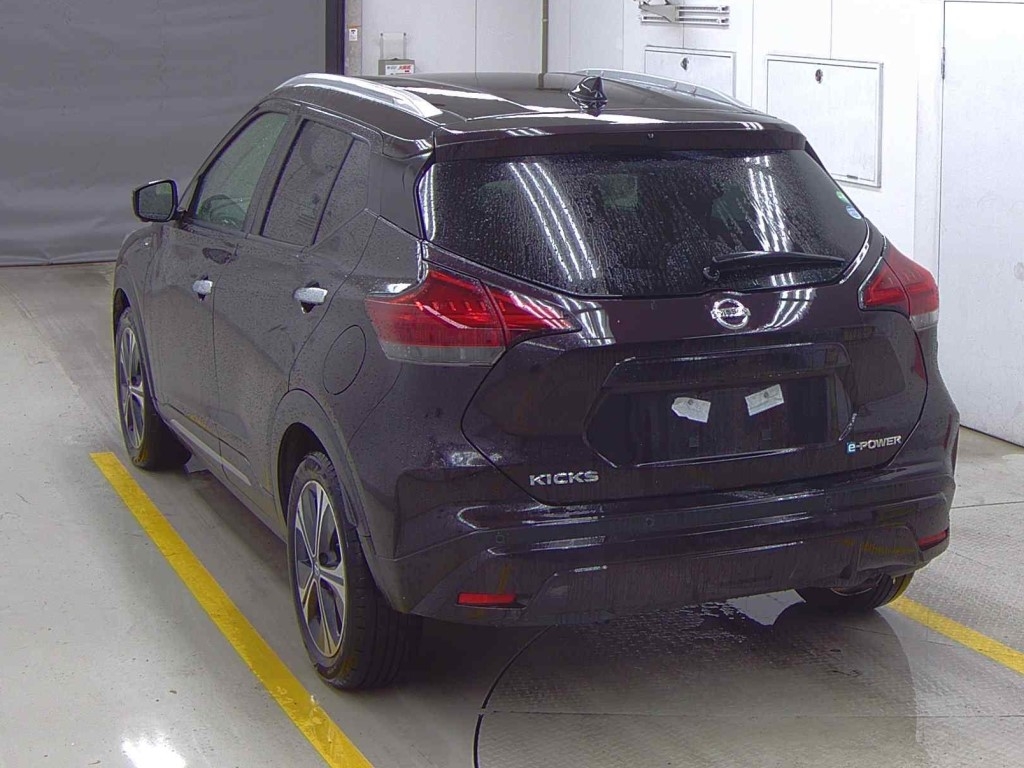 NISSAN KICKS