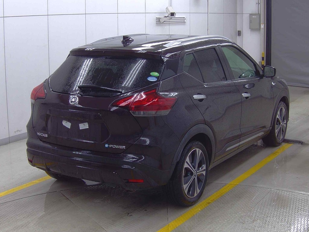 NISSAN KICKS