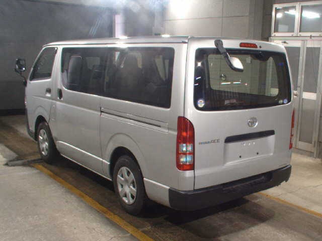 TOYOTA REGIUS ACE