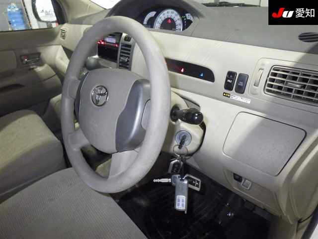 TOYOTA RAUM