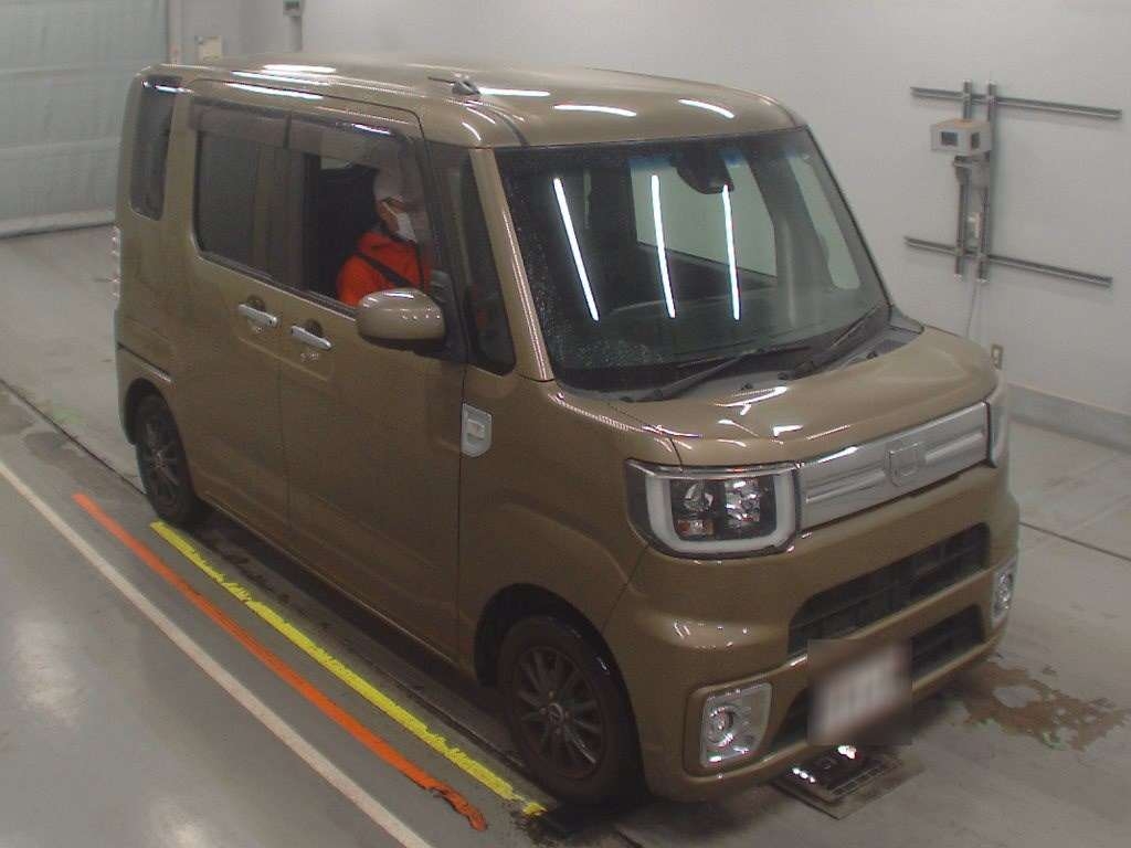 DAIHATSU WAKE