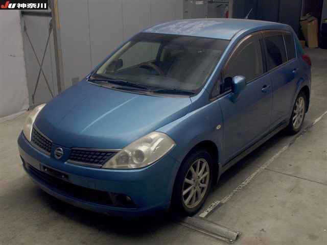 NISSAN TIIDA