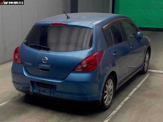NISSAN TIIDA