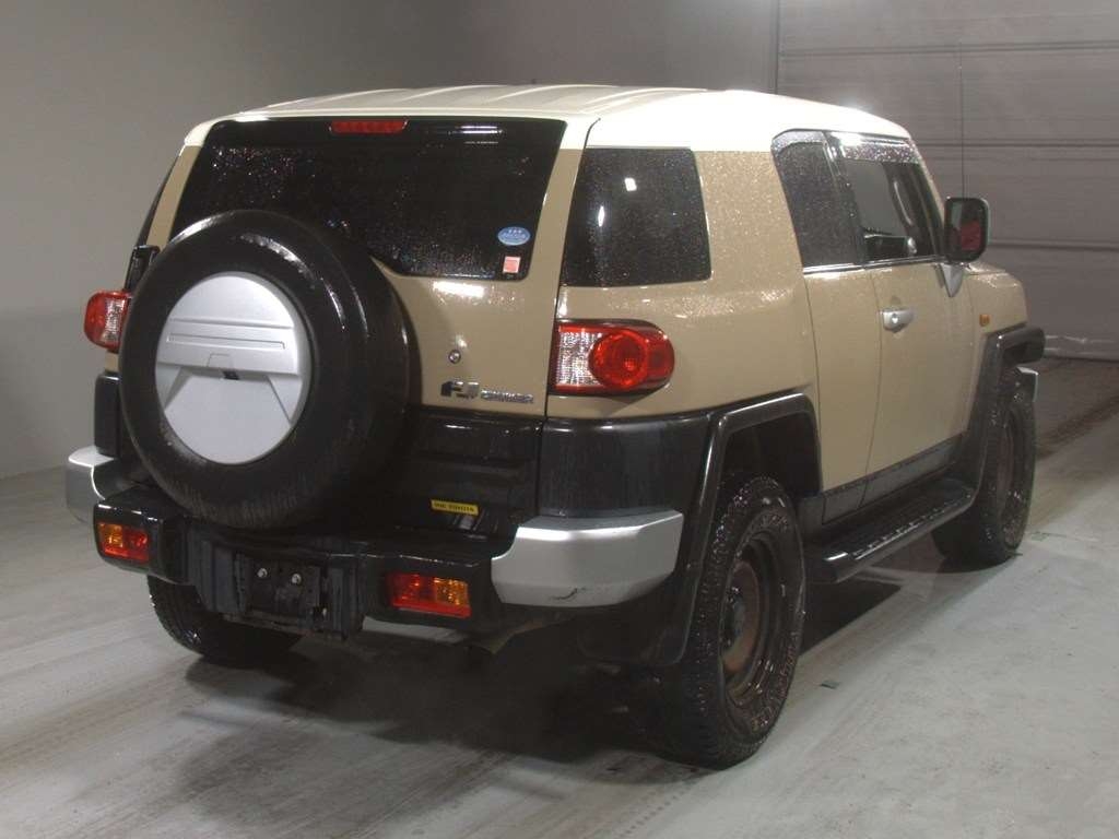 TOYOTA FJ CRUISER