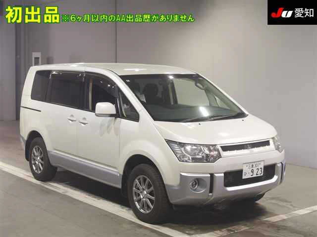 MITSUBISHI DELICA D:5