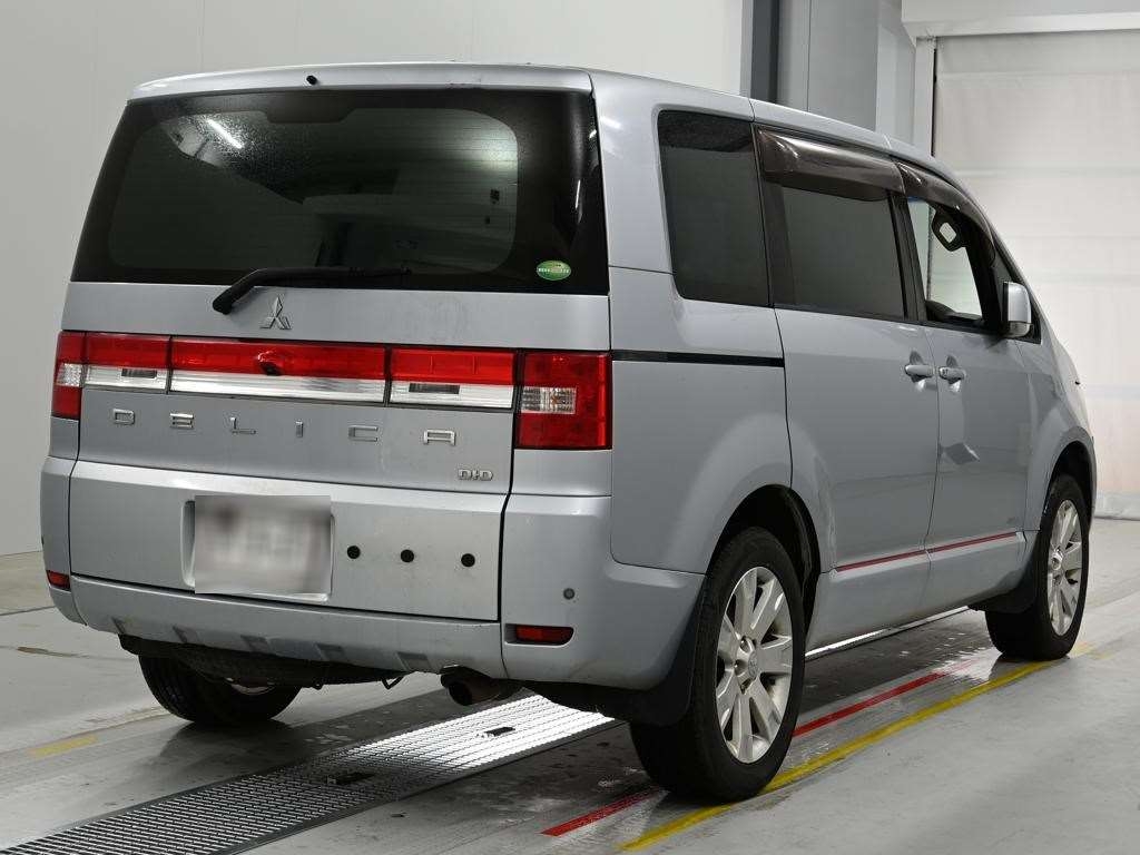MITSUBISHI DELICA D:5
