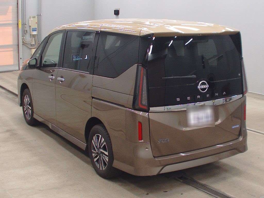 NISSAN SERENA