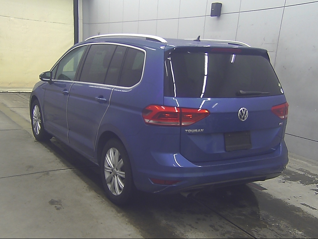 VOLKSWAGEN TOURAN