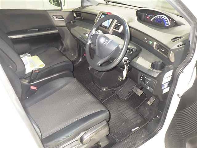 HONDA FREED SPIKE