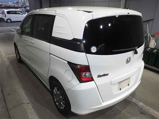 HONDA FREED SPIKE