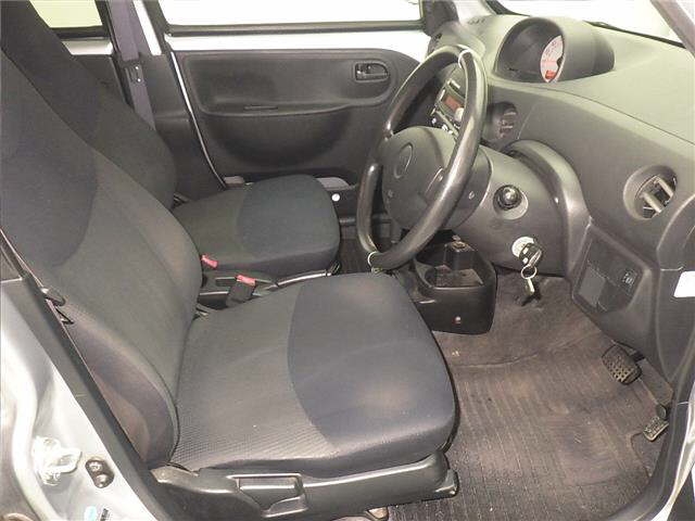 DAIHATSU ESSE