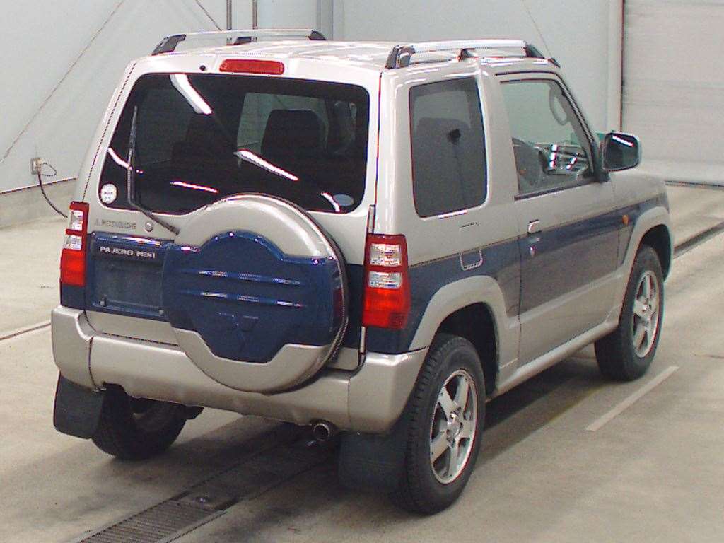 MITSUBISHI PAJERO MINI