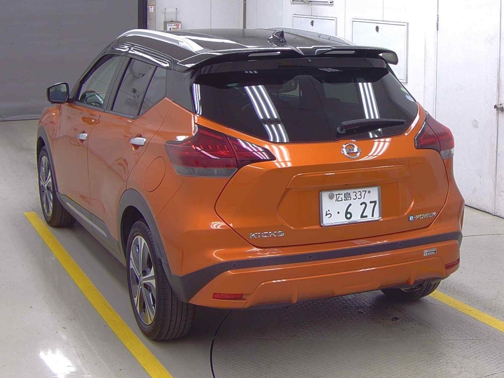 NISSAN KICKS