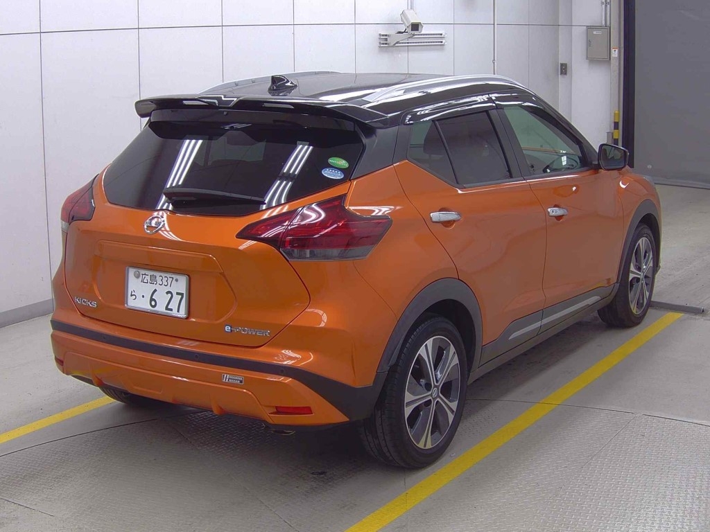 NISSAN KICKS