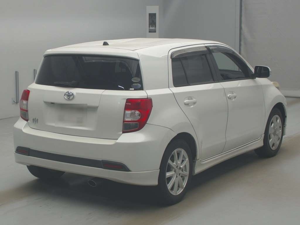 TOYOTA IST