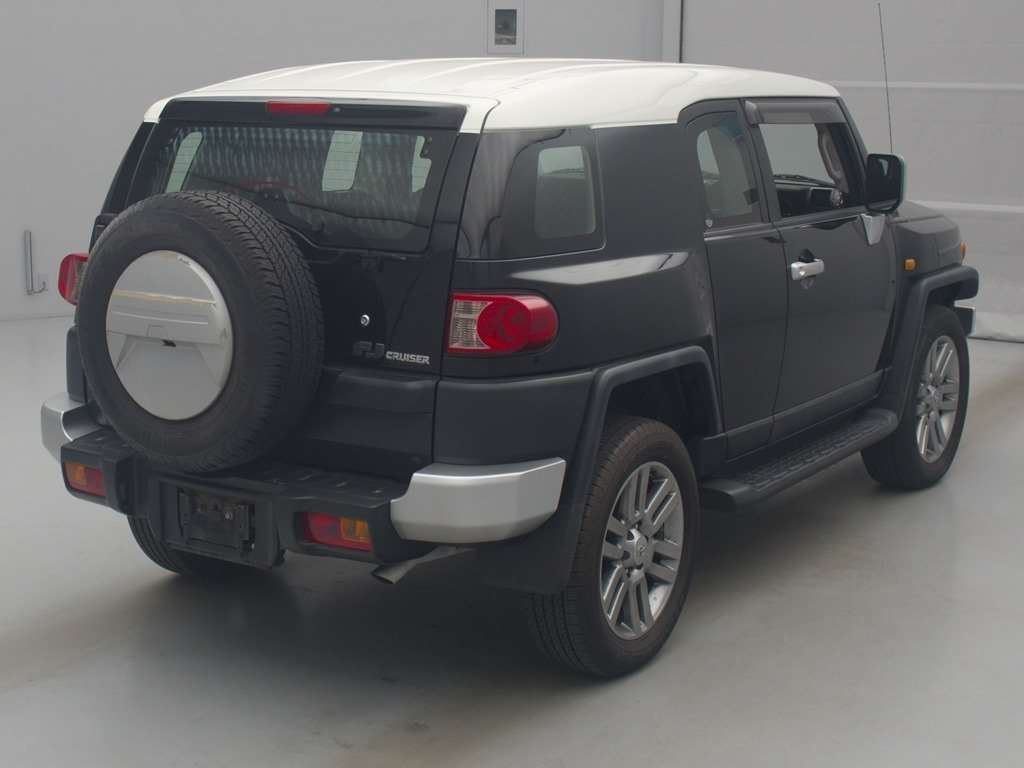 TOYOTA FJ CRUISER