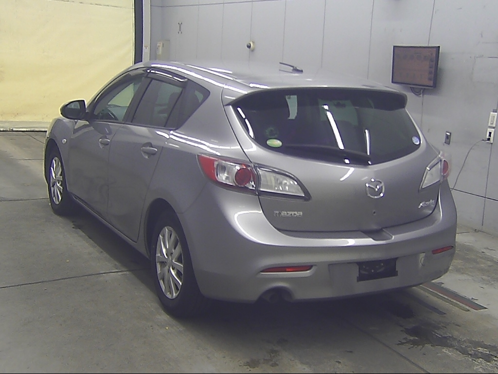 MAZDA AXELA