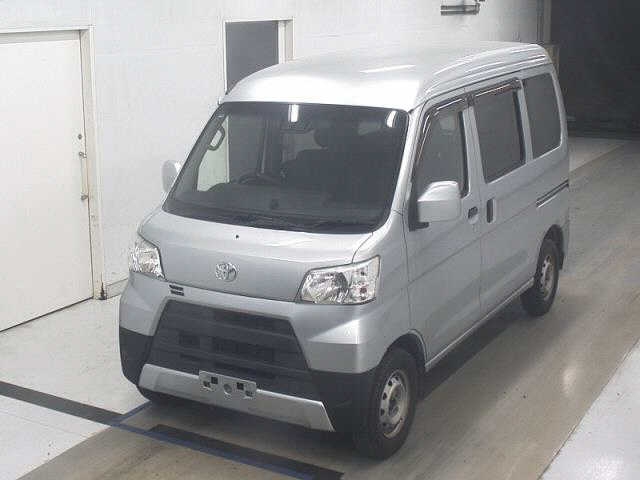 TOYOTA PIXIS VAN