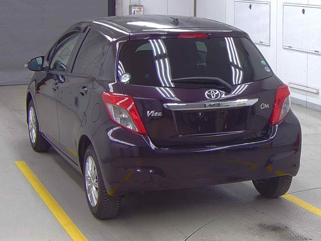 TOYOTA VITZ