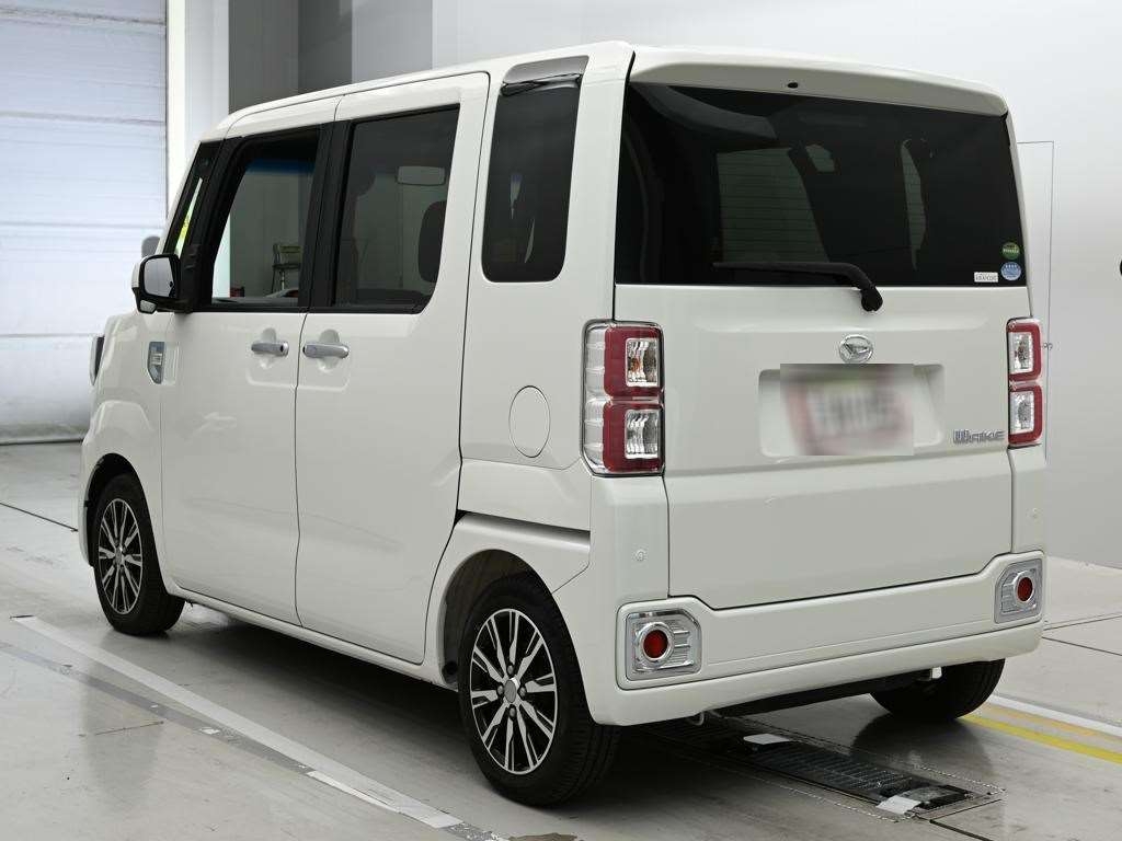 DAIHATSU WAKE