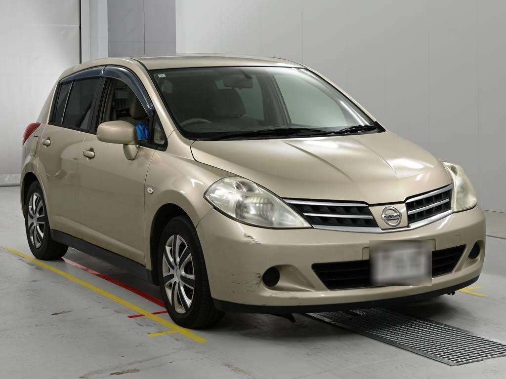 NISSAN TIIDA