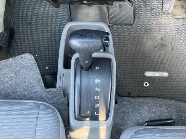 MITSUBISHI MINICAB