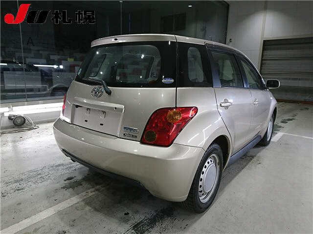TOYOTA IST