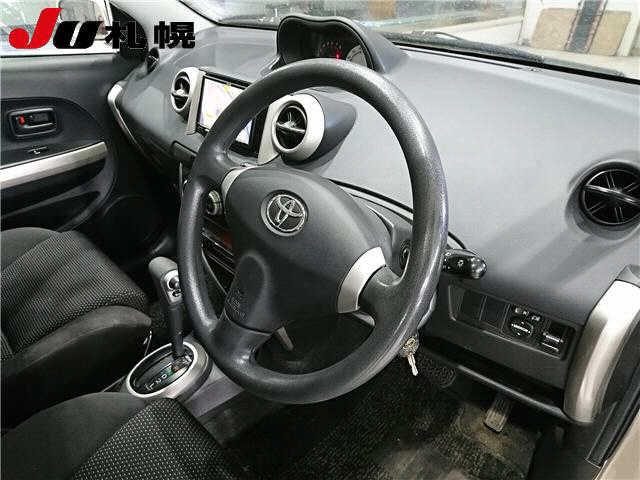 TOYOTA IST