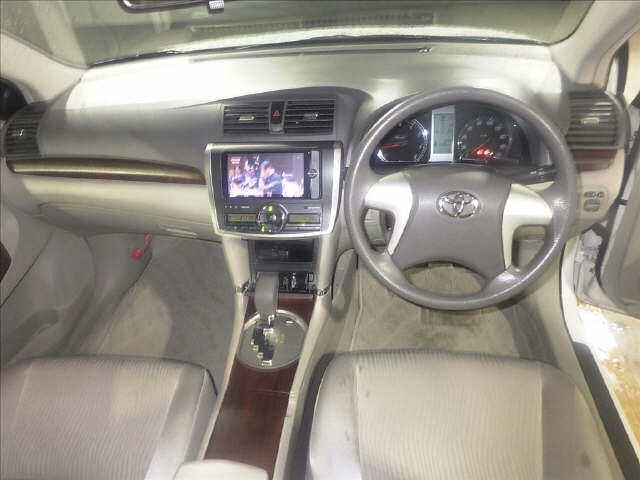 TOYOTA PREMIO