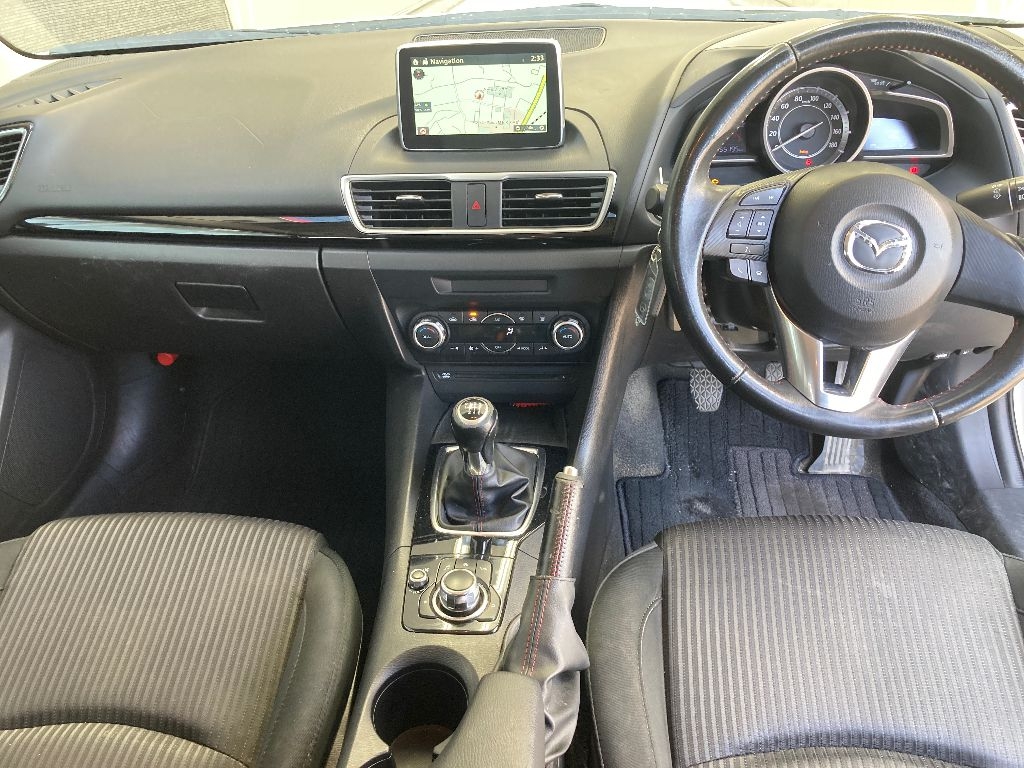 MAZDA AXELA