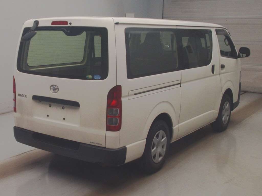 TOYOTA REGIUS ACE