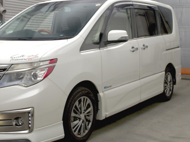 NISSAN SERENA