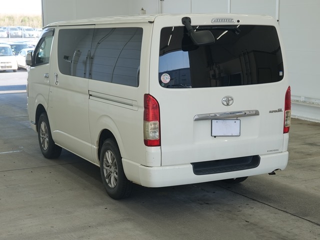 TOYOTA REGIUS ACE