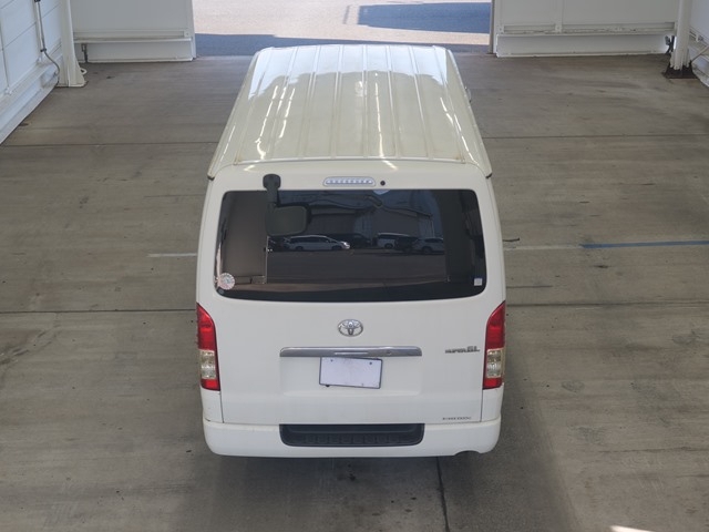 TOYOTA REGIUS ACE