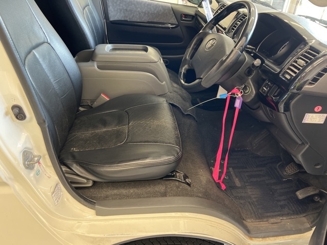 TOYOTA REGIUS ACE