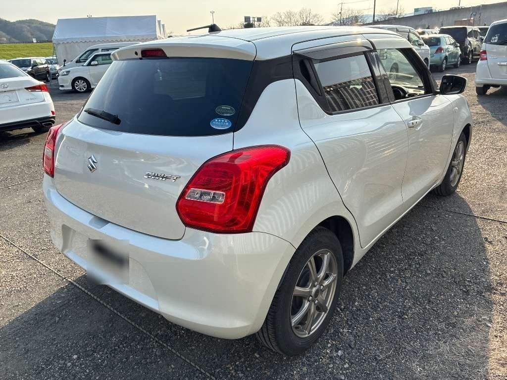 SUZUKI SWIFT