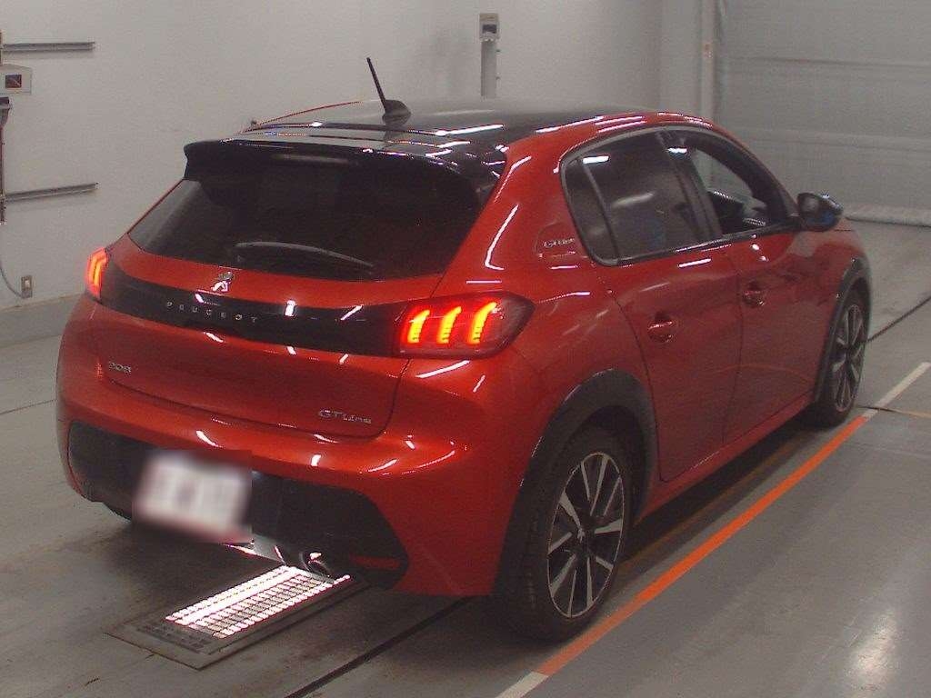PEUGEOT 208