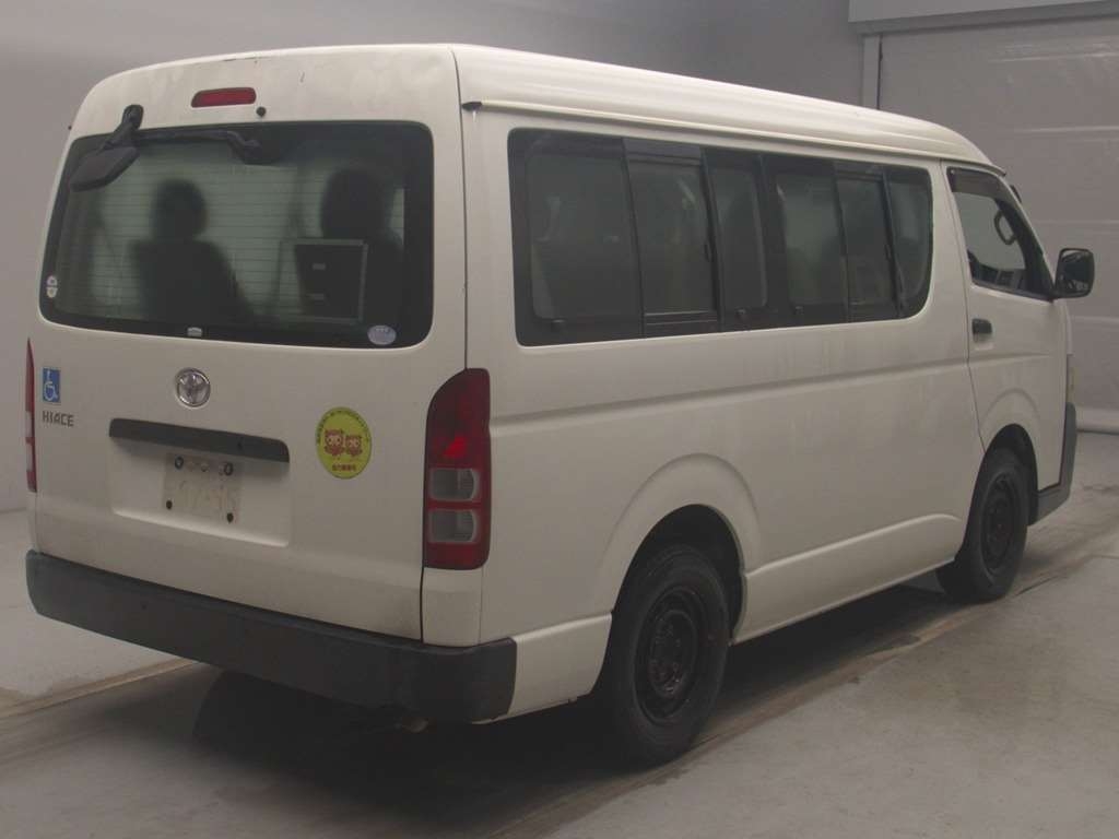 TOYOTA HIACE