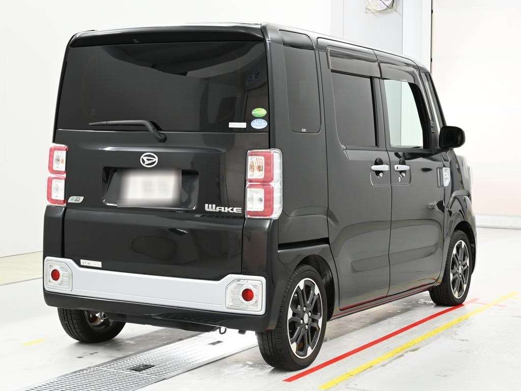 DAIHATSU WAKE